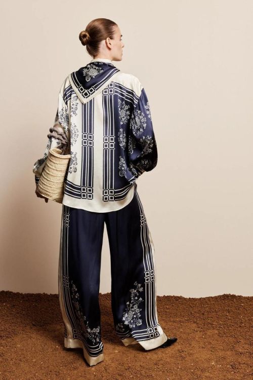 Alémais Shirt Silk Print Scarf (BANDERRA-8070T-INK) - UNO Knokke