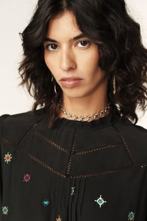 Bash Blouse Square Embroidered (BINTI-NOIR100) - UNO Knokke