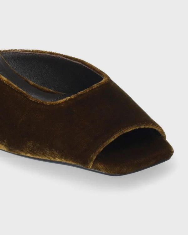 Lolacruz Pump Velvet (011Z70BK-OCRE) - UNO Knokke