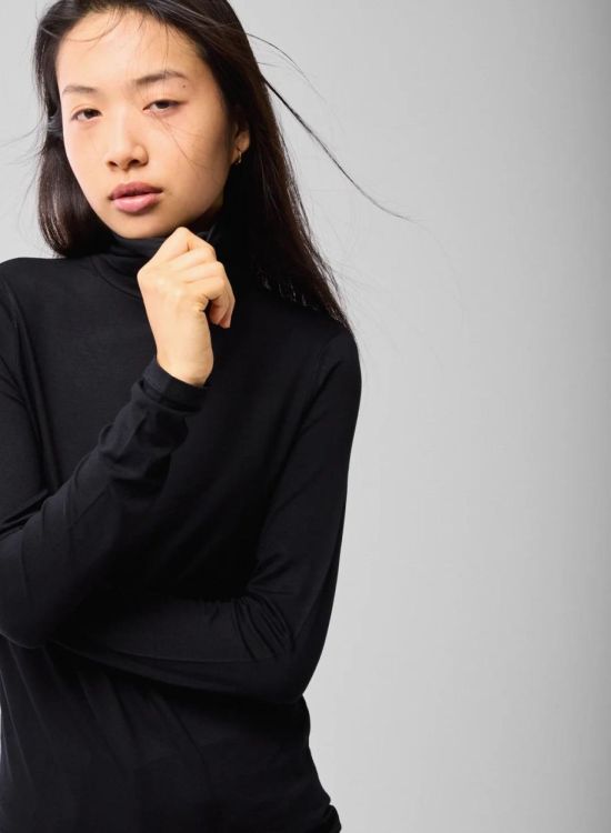 Majestic T-Shirt Cotton Stretch Colle Roulé (M001-FTS011-002) - UNO Knokke