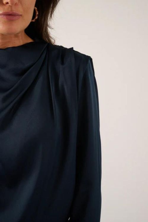 Oscar the collection Blouse Drappage Satin (TULLAH-MIDNIGHTBLUE) - UNO Knokke