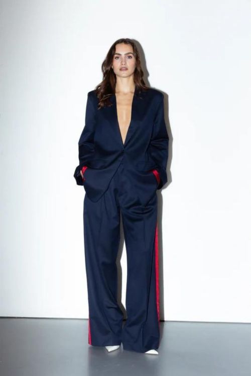 RAE Smokingpants Red Gallon (NORA-NAVYRED) - UNO Knokke