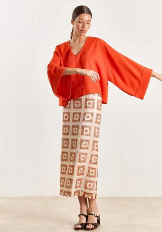 Studio Clique Blouse V Wide Sleeve (LIZANNE-SPICYORANGE) - UNO Knokke